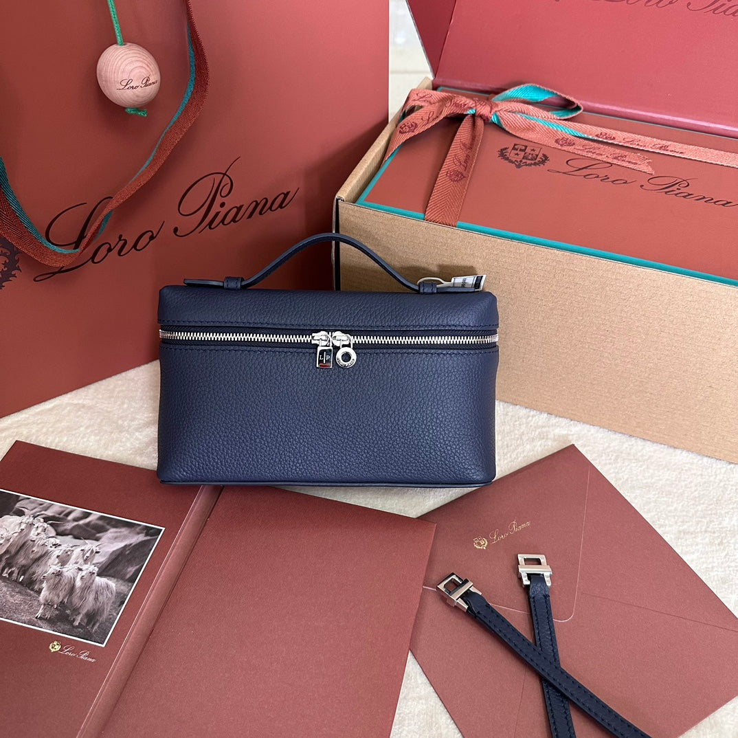 LORO PIANA EXTRA POCKET L19 IN NAVY BLUE GRAINED CALFSKIN WITH SILVER HARDWARE