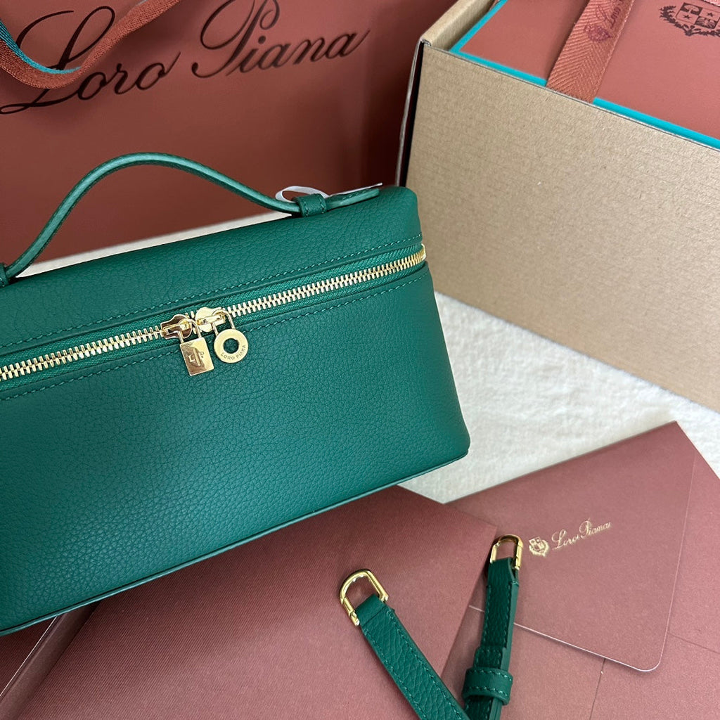 LORO PIANA EXTRA POCKET L19 IN GREEN FOREST GRAINED CALFSKIN WITH GOLD HARDWARE