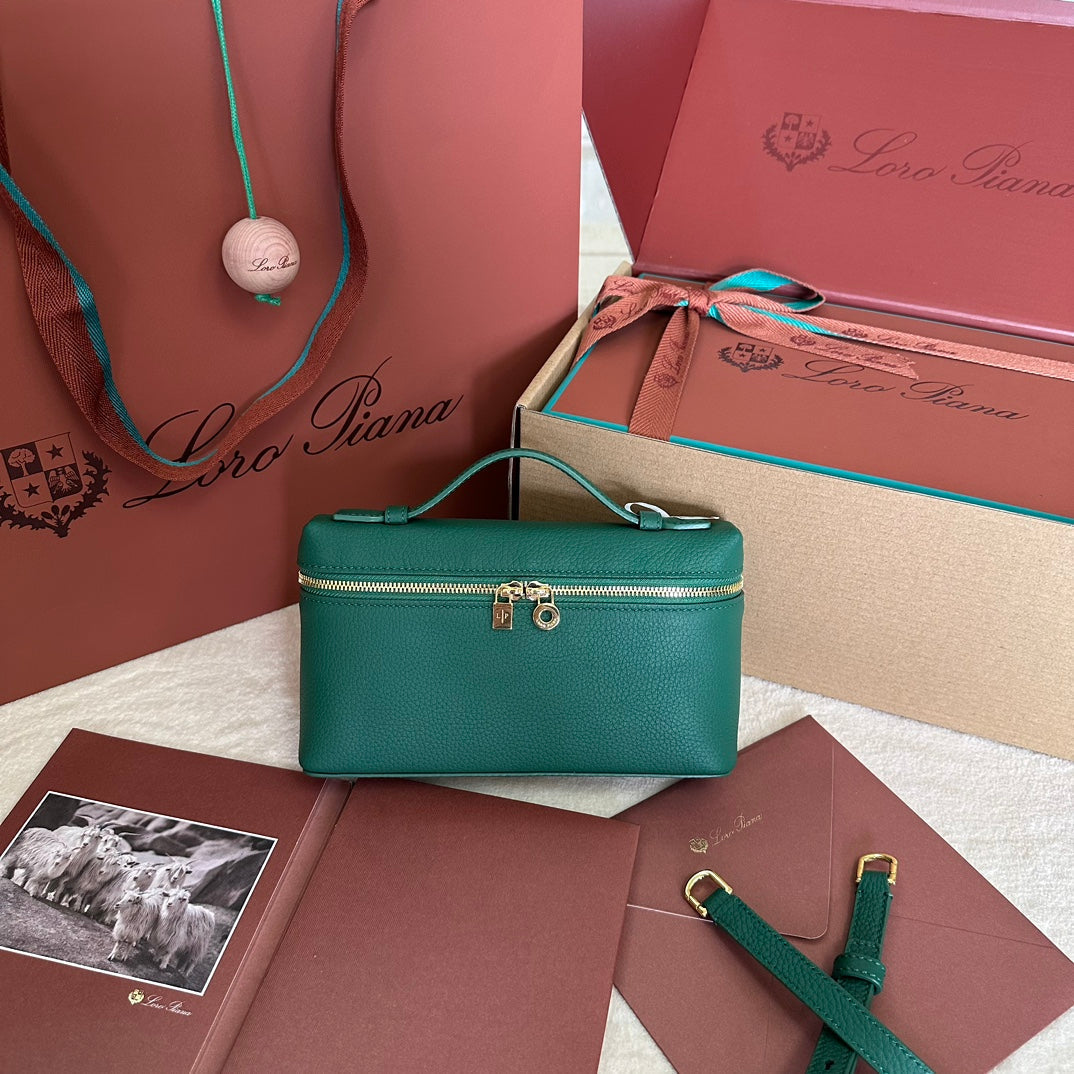 LORO PIANA EXTRA POCKET L19 IN GREEN FOREST GRAINED CALFSKIN WITH GOLD HARDWARE