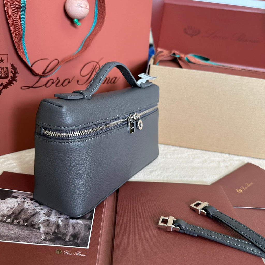 LORO PIANA EXTRA POCKET L19 IN BLACK GRAINED CALFSKIN WITH SILVER HARDWARE