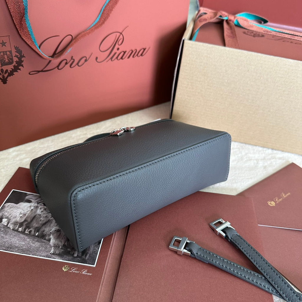 LORO PIANA EXTRA POCKET L19 IN BLACK GRAINED CALFSKIN WITH SILVER HARDWARE