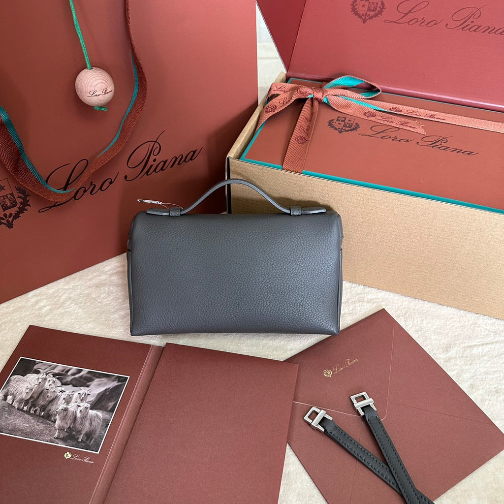 LORO PIANA EXTRA POCKET L19 IN BLACK GRAINED CALFSKIN WITH SILVER HARDWARE