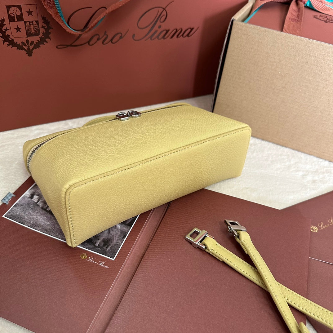 LORO PIANA EXTRA POCKET L19 IN LIGHT YELLOW CALFSKIN WITH SILVER HARDWARE