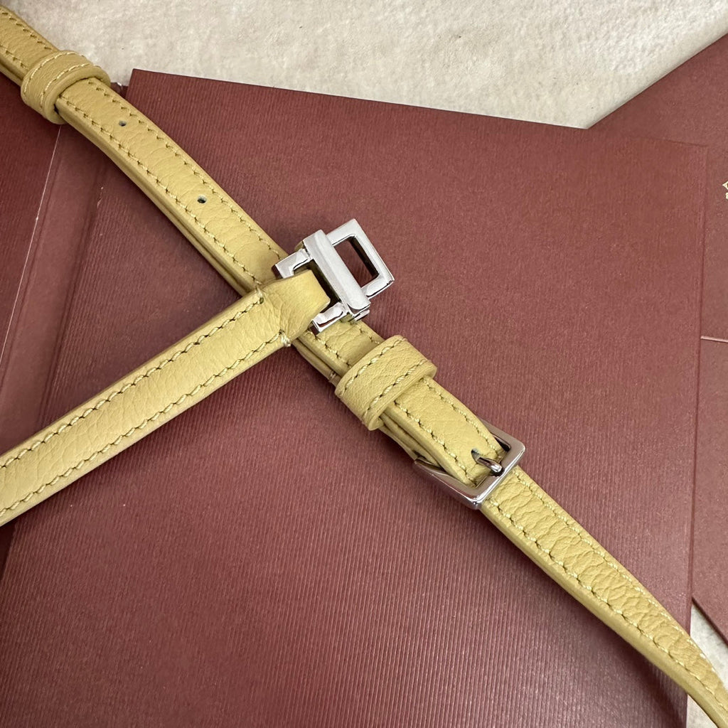 LORO PIANA EXTRA POCKET L19 IN LIGHT YELLOW CALFSKIN WITH SILVER HARDWARE