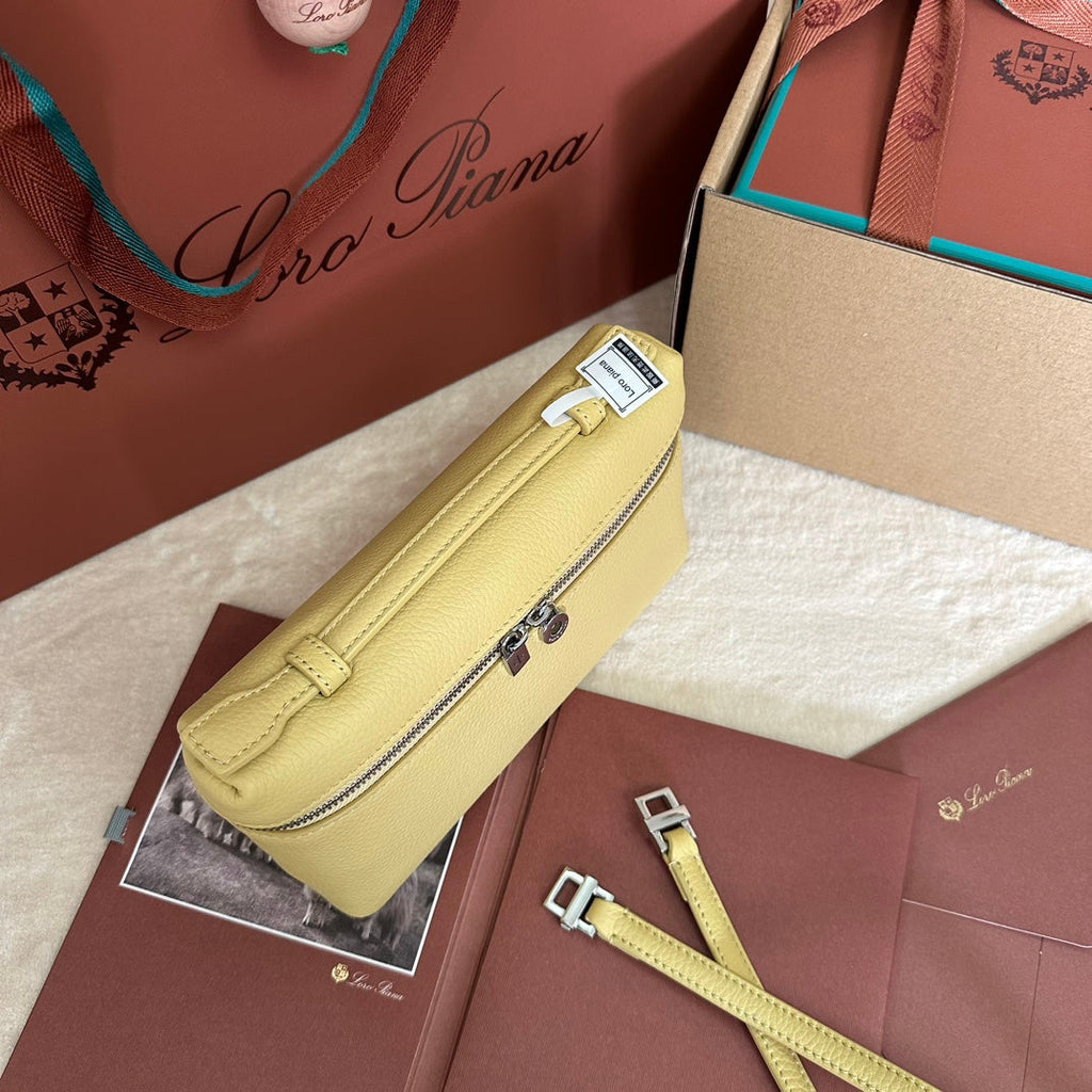 LORO PIANA EXTRA POCKET L19 IN LIGHT YELLOW CALFSKIN WITH SILVER HARDWARE