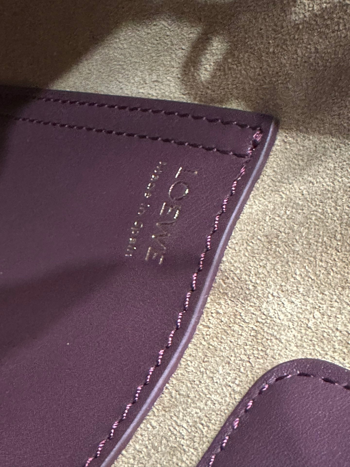 LOEWE LOE MINI 19 PEBBLE BUCKET IN DARK BURGUNDY MELLOW CALFSKIN