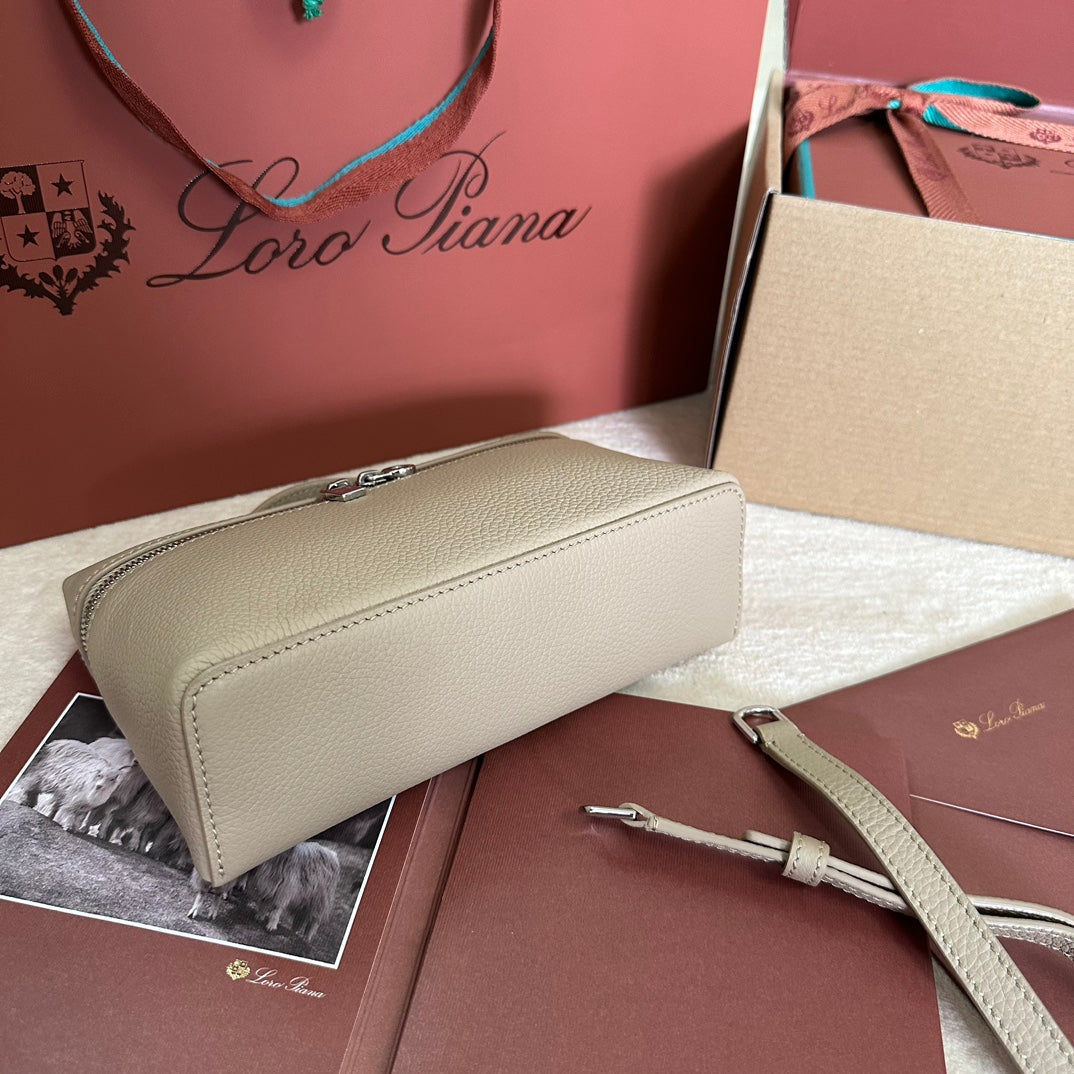 LORO PIANA EXTRA POCKET L19 IN DESERT BROWN GRAINED CALFSKIN WITH SILVER HARDWARE