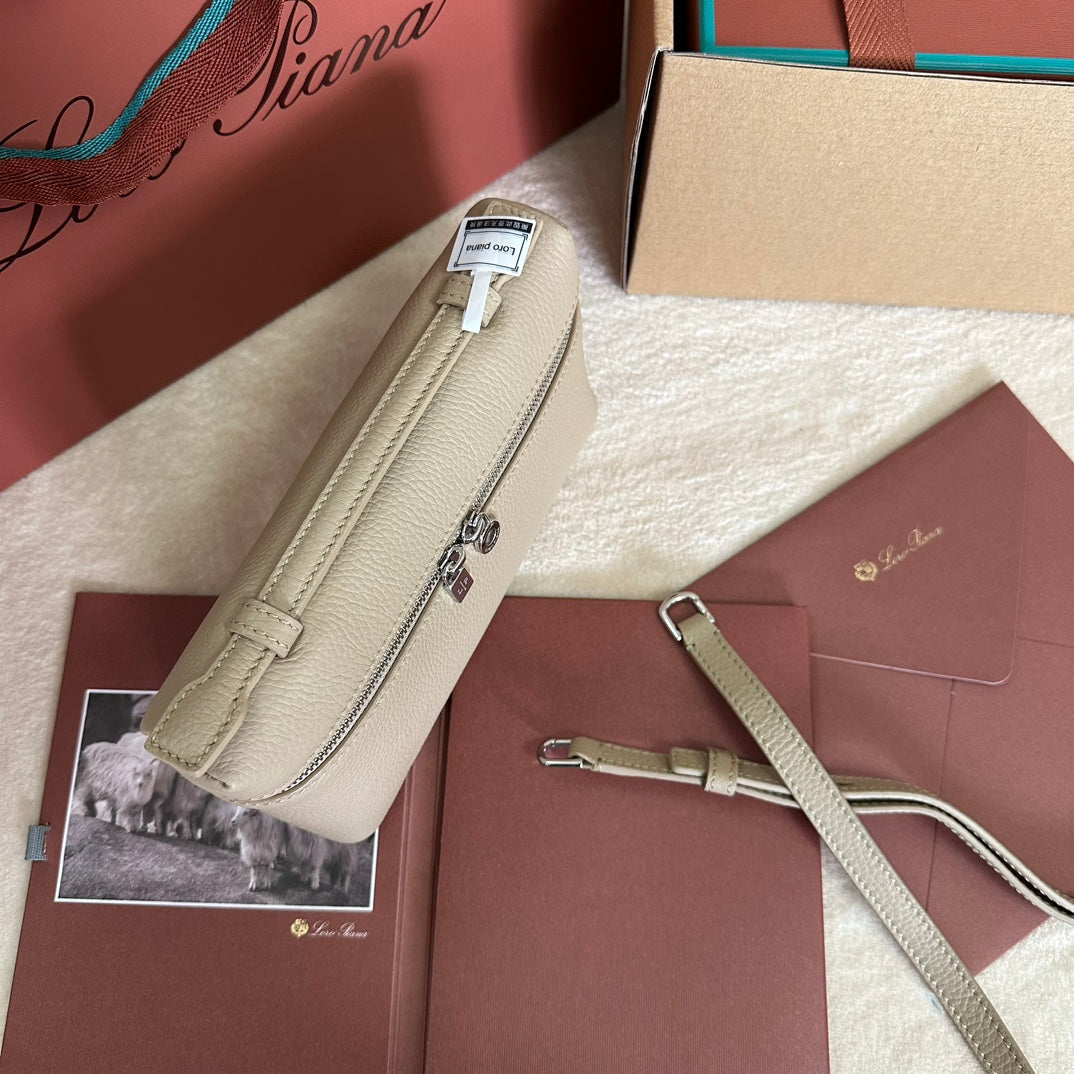 LORO PIANA EXTRA POCKET L19 IN DESERT BROWN GRAINED CALFSKIN WITH SILVER HARDWARE