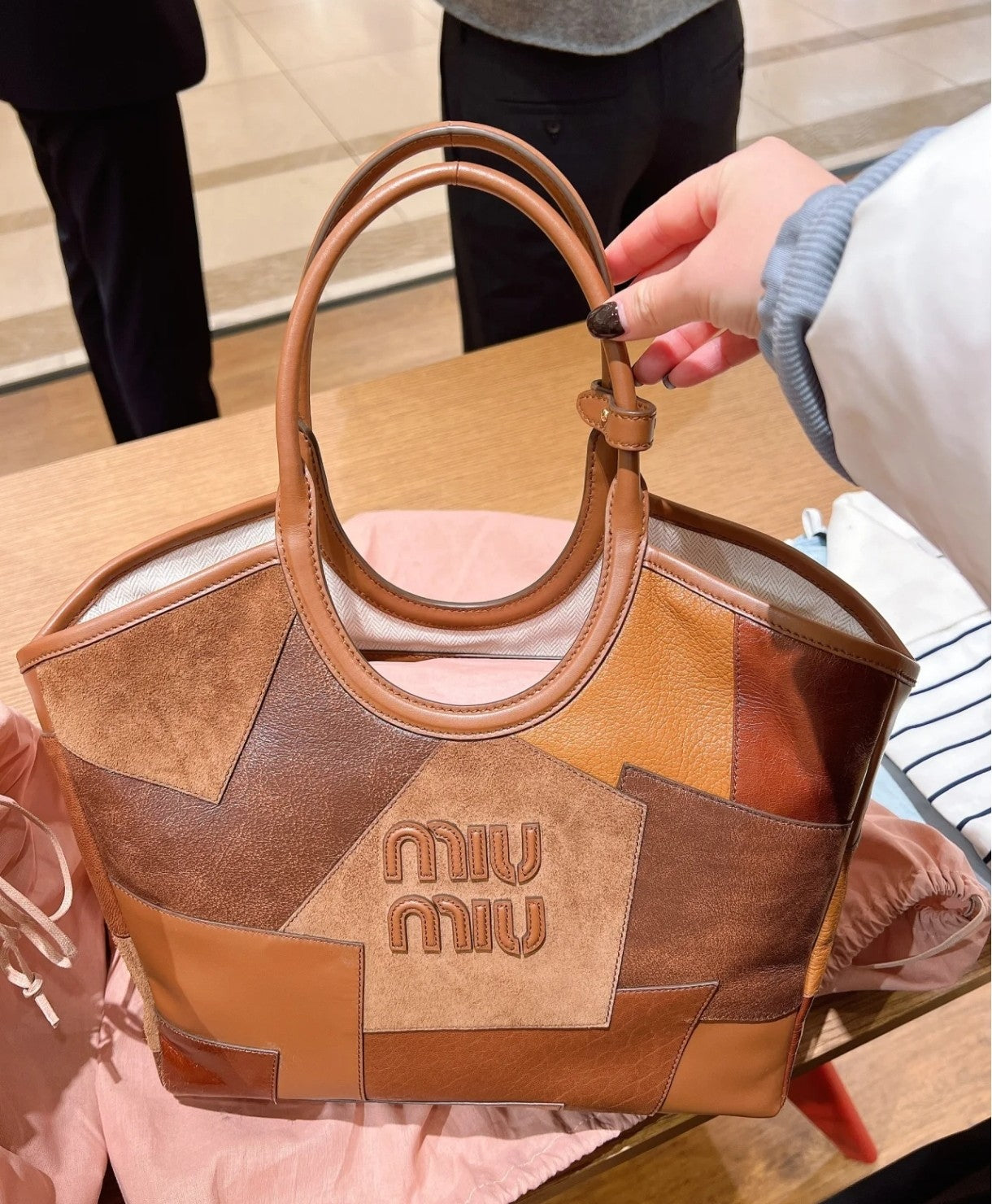 MIU MIU HOBO 28 BAG IN COGNAC LEATHER PATCHWORK