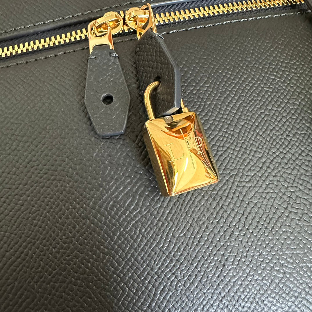 LORO PIANA EXTRA BAG L27 IN BLACK GRAINED CALFSKIN WITH GOLD HARDWARE