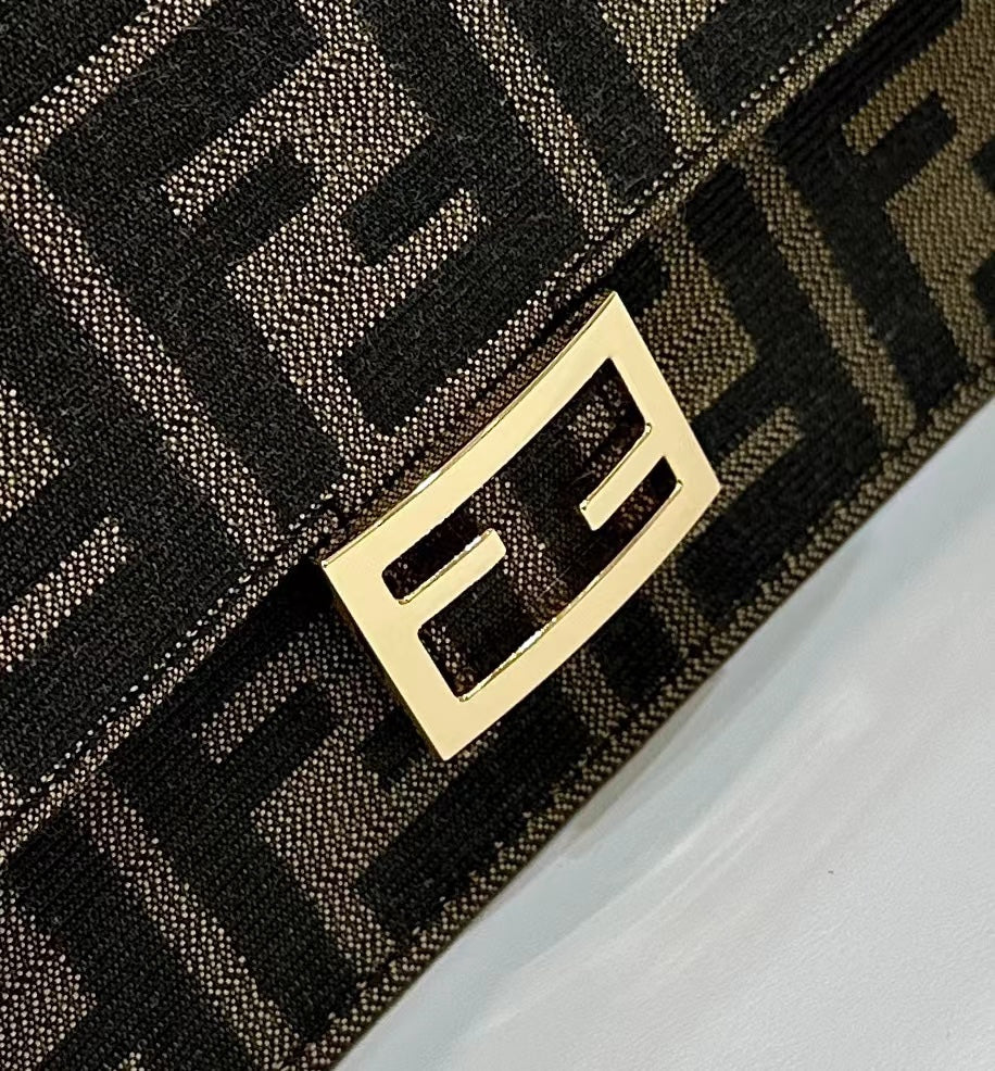 FENDI BAGUETTE CHAIN MIDI 21 IN BROWN MIX BLACK MONOGRAM JACQUARD FABRIC BAG