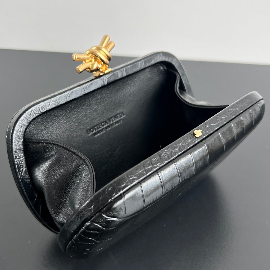BOTTEGA VENETA KNOT 19 IN BLACK CROCODILE PATTERN CALFSKIN