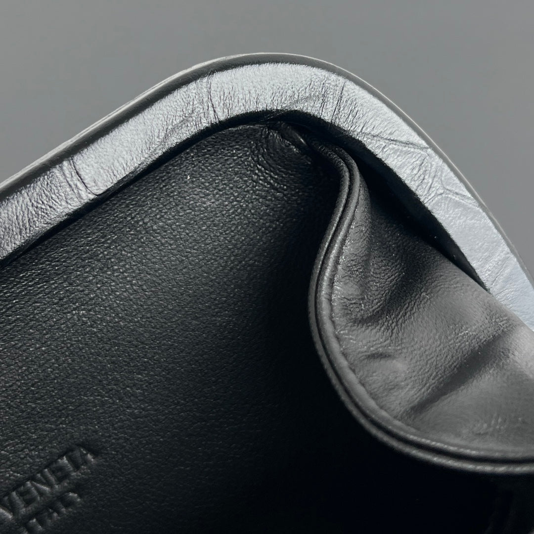 BOTTEGA VENETA KNOT 19 IN BLACK CROCODILE PATTERN CALFSKIN