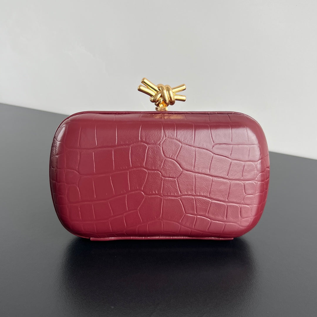 BOTTEGA VENETA KNOT 19 IN BURGUNDY RED CROCODILE PATTERN CALFSKIN