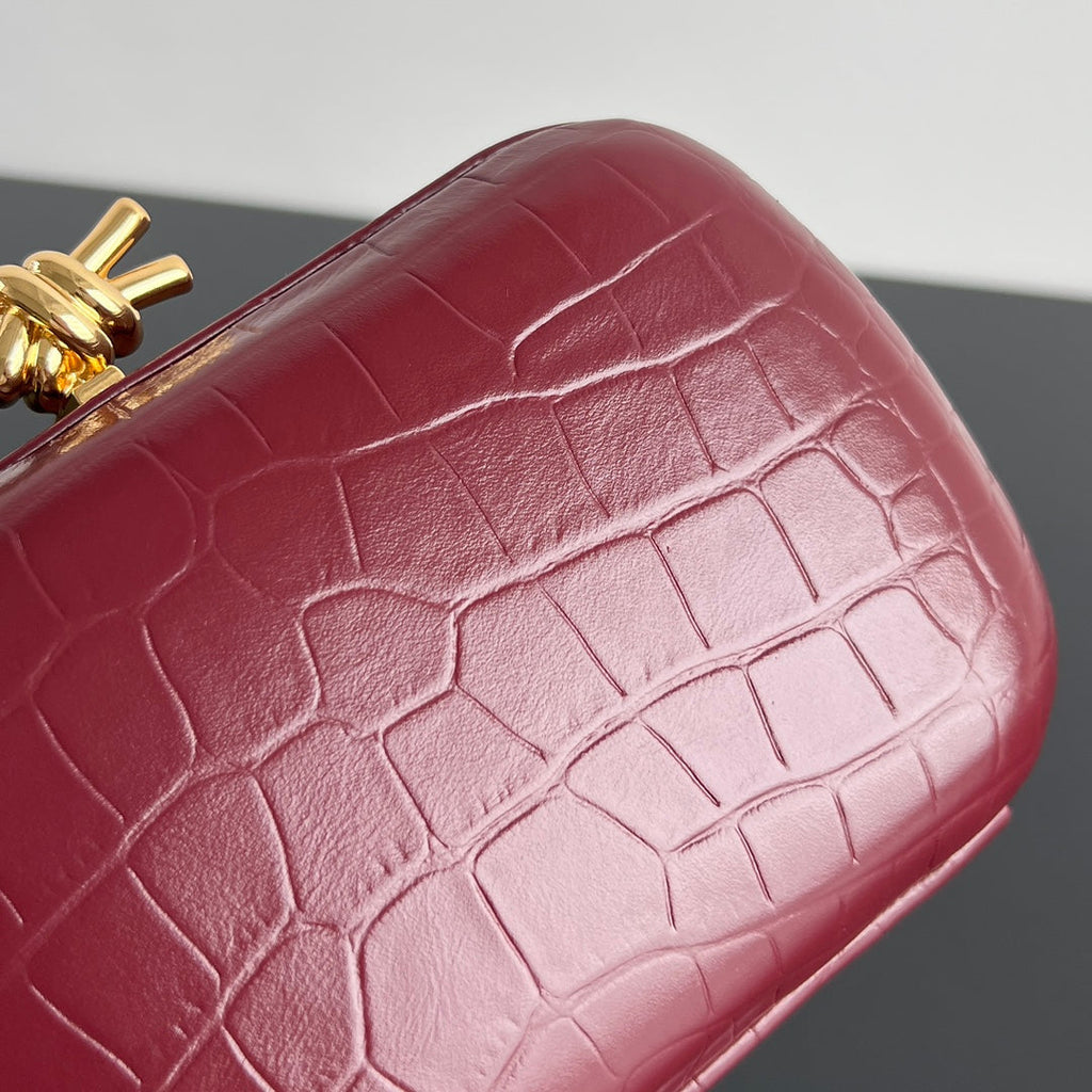 BOTTEGA VENETA KNOT 19 IN BURGUNDY RED CROCODILE PATTERN CALFSKIN