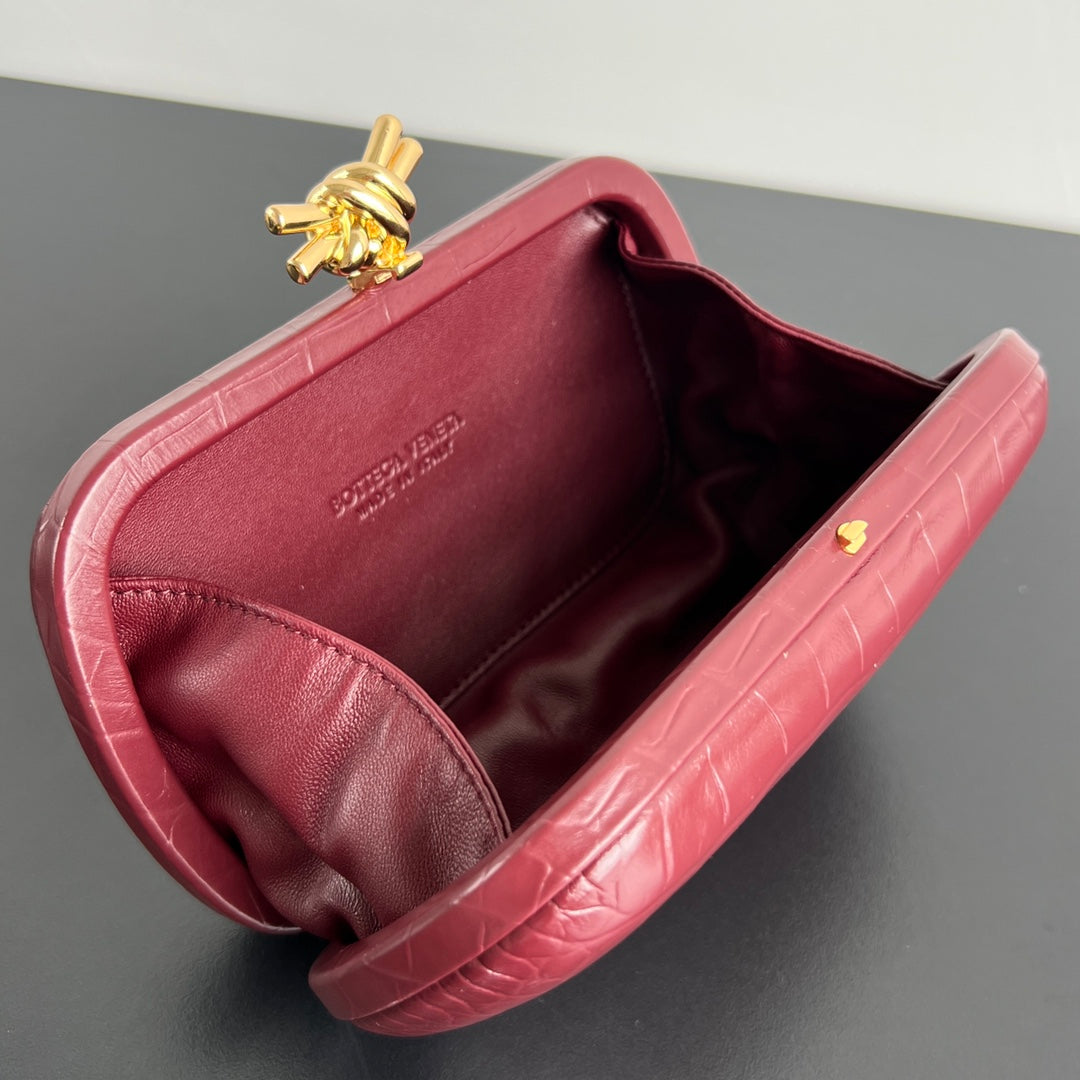 BOTTEGA VENETA KNOT 19 IN BURGUNDY RED CROCODILE PATTERN CALFSKIN