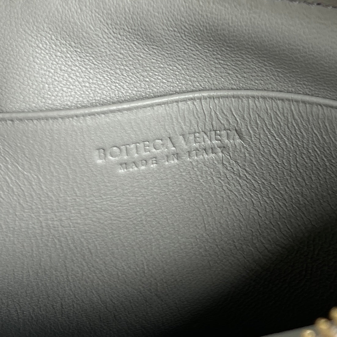 BOTTEGA VENETA INTRECCIATO 16 BAG IN WHITE LAMBSKIN