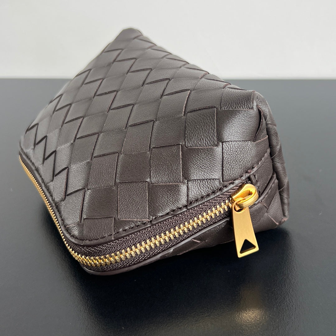 BOTTEGA VENETA INTRECCIATO 16 BAG IN FONDANT LAMBSKIN