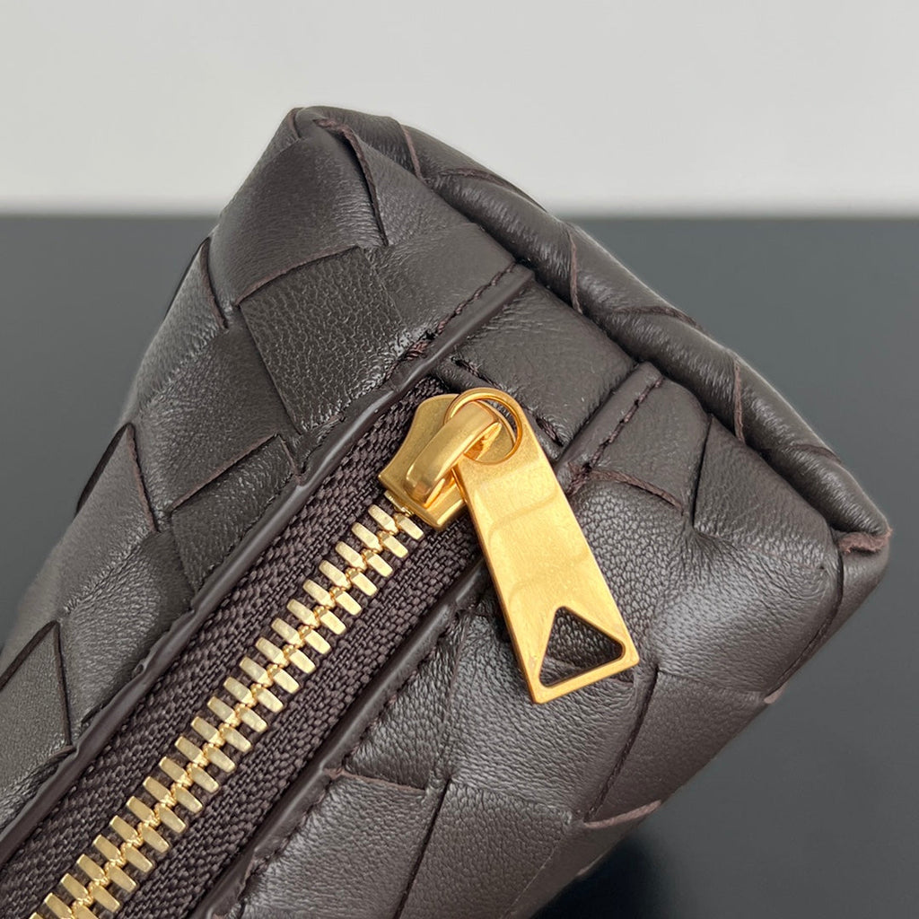 BOTTEGA VENETA INTRECCIATO 16 BAG IN FONDANT LAMBSKIN
