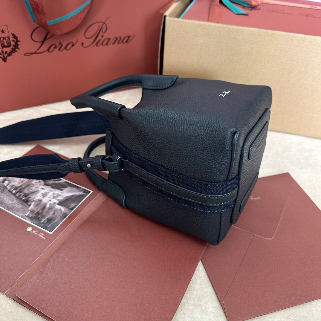 LORO PIANA MICRO BALE BAG IN BLACK CALFSKIN 226599