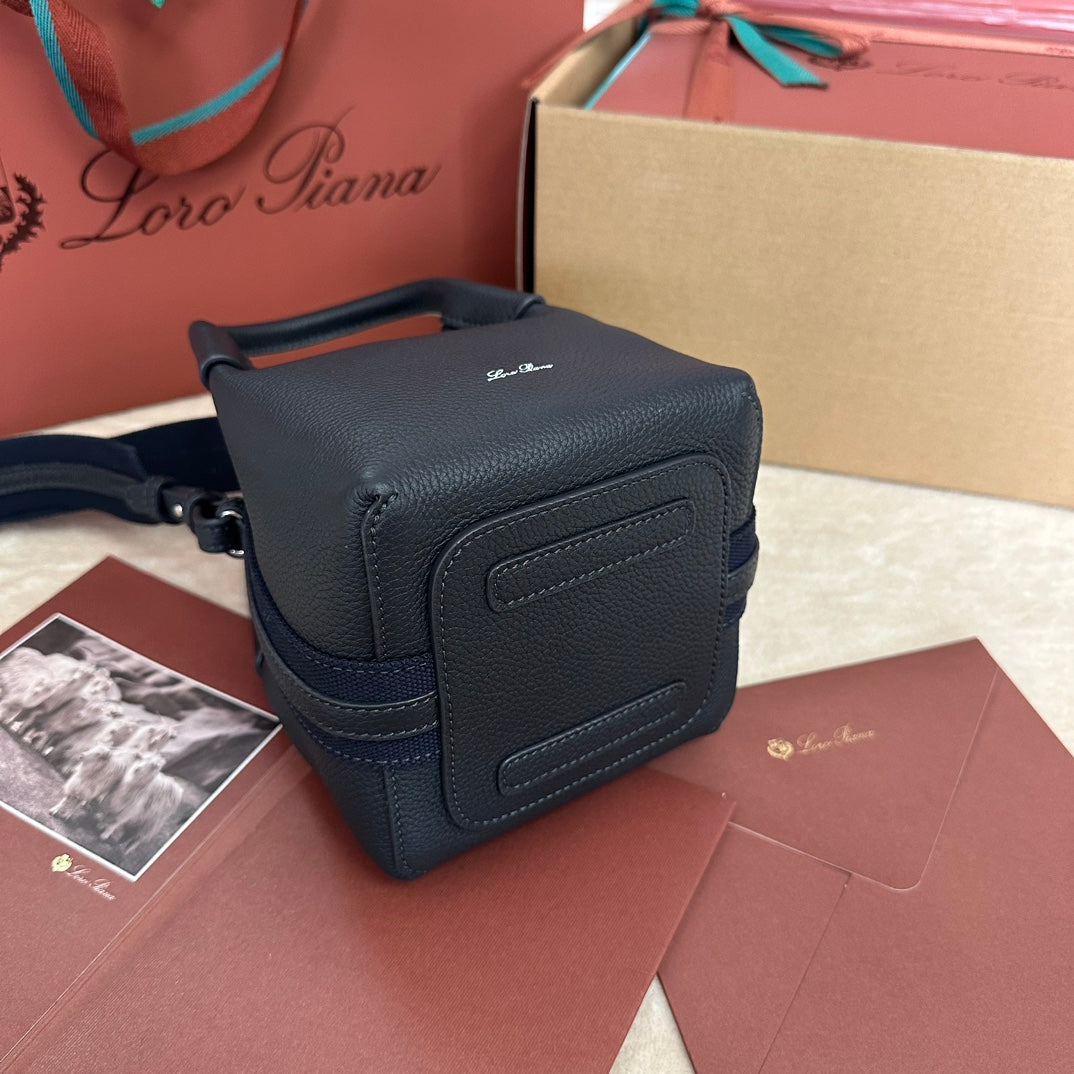 LORO PIANA MICRO BALE BAG IN BLACK CALFSKIN 226599