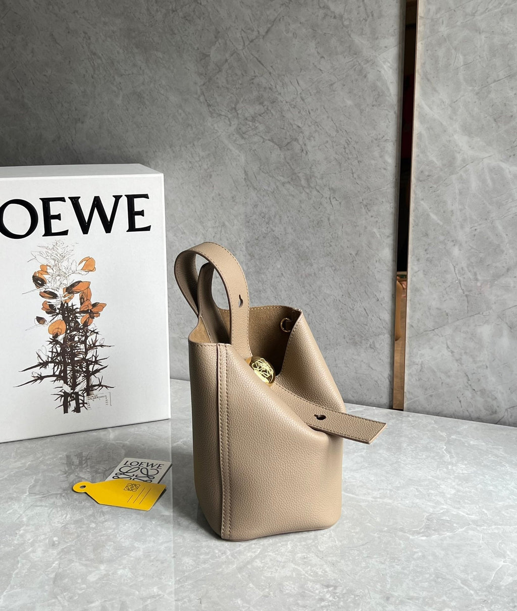 LOEWE LOE MINI 19 PEBBLE BUCKET IN CAMEL BROWN MELLOW CALFSKIN