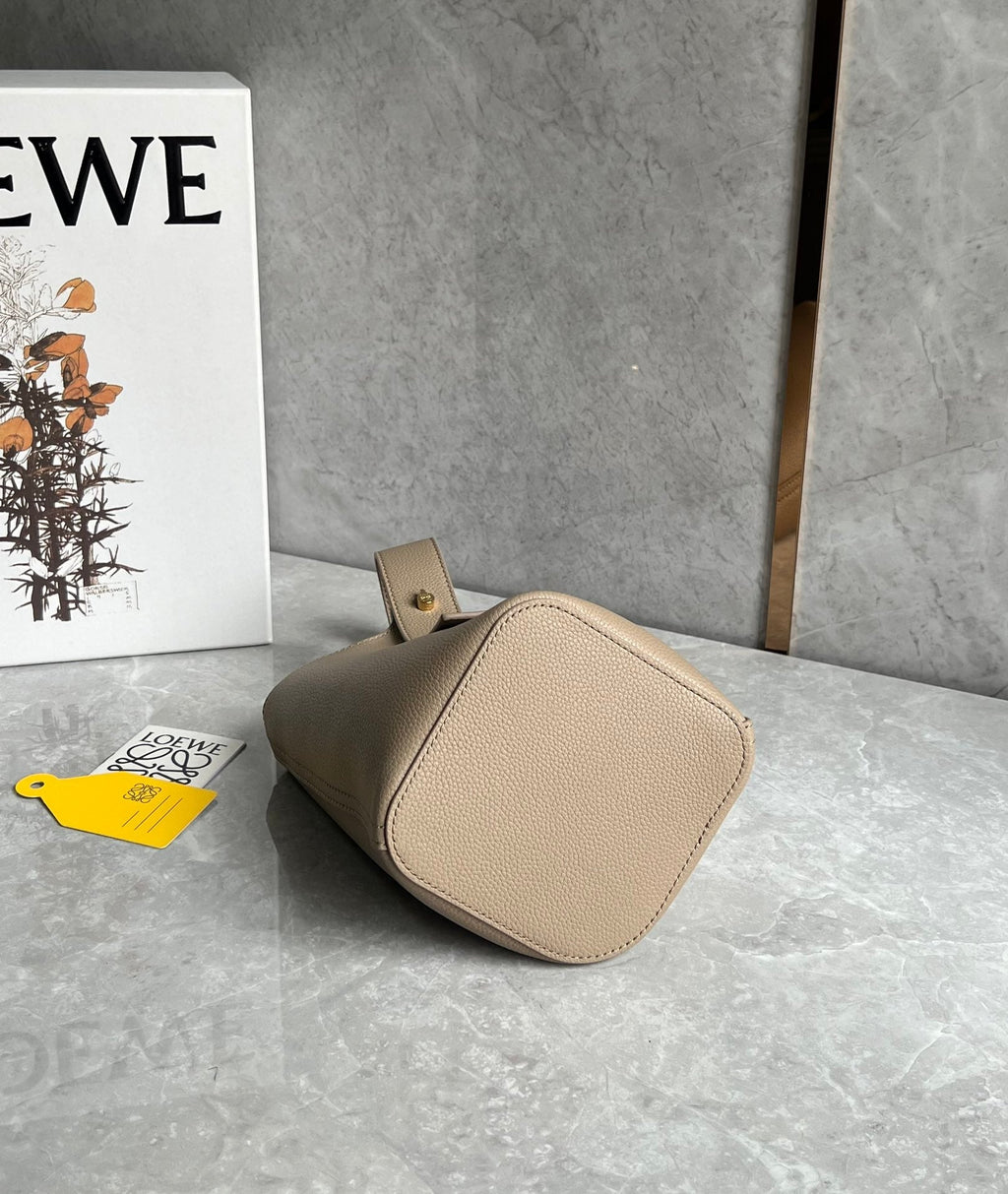 LOEWE LOE MINI 19 PEBBLE BUCKET IN CAMEL BROWN MELLOW CALFSKIN