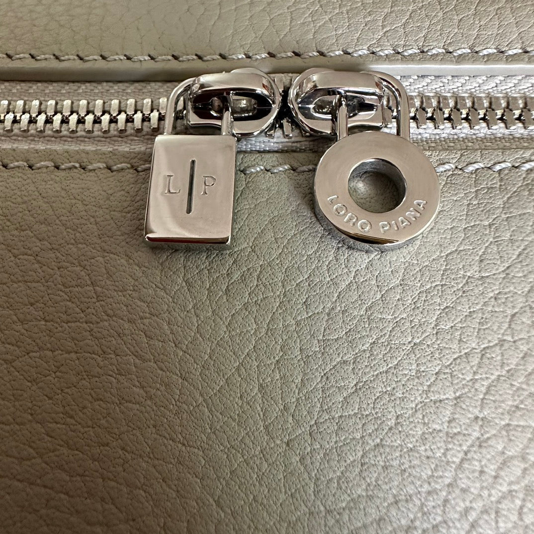 LORO PIANA EXTRA POCKET L19 IN PEARL GRAY GRAINED CALFSKIN WITH SILVER HARDWARE