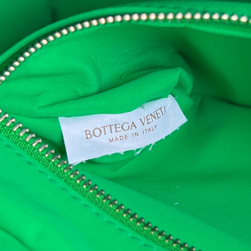 BOTTEGA VENETA INTRECCIATO CLUTCH 26 IN MALACHITE GREEN CALFSKIN