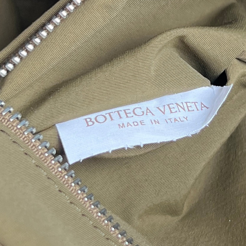 BOTTEGA VENETA INTRECCIATO CLUTCH 26 IN BARLEY CORN CALFSKIN