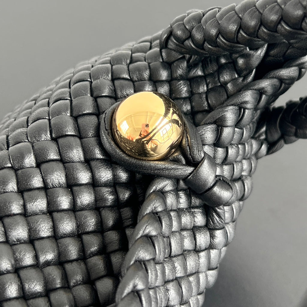 BOTTEGA VENETA MINI TOSCA 20 IN BLACK CALFSKIN