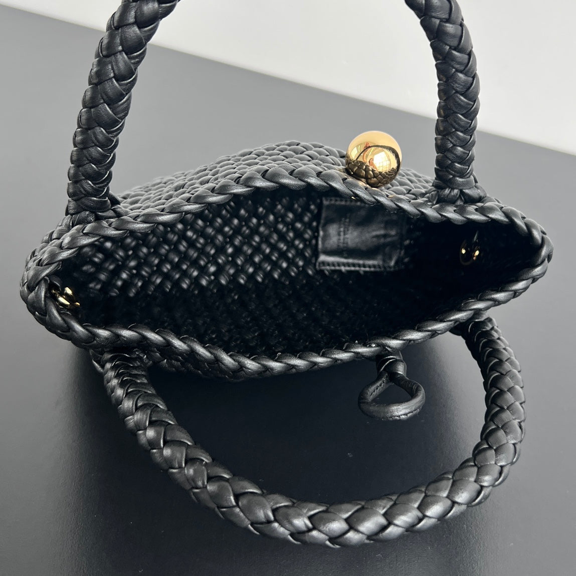 BOTTEGA VENETA MINI TOSCA 20 IN BLACK CALFSKIN