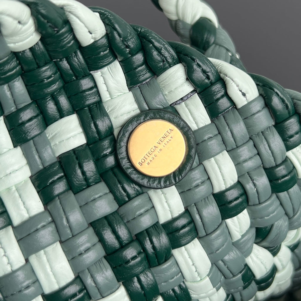 BOTTEGA VENETA MINI TOSCA 20 IN WHITE MIX GREEN CALFSKIN
