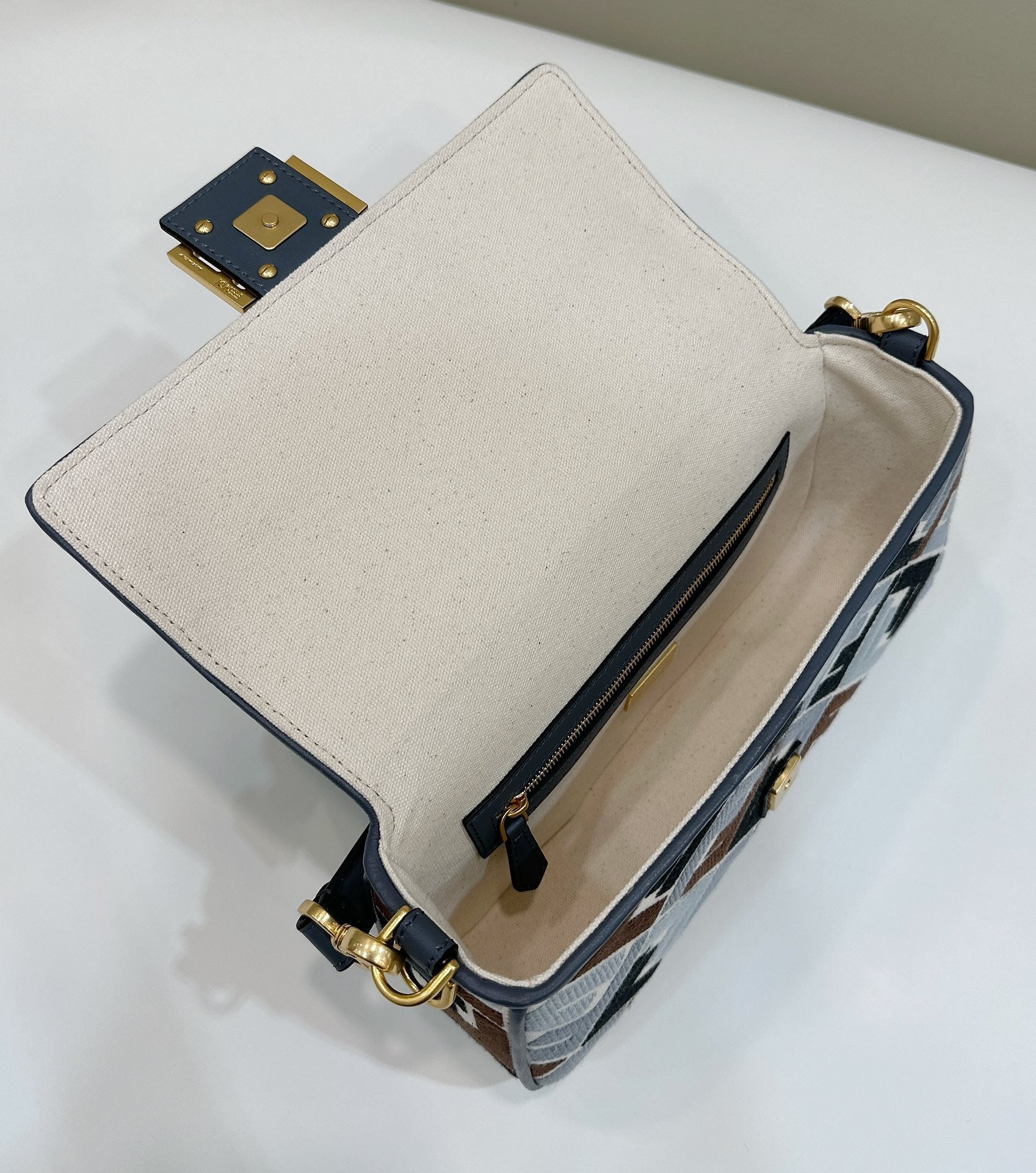 FENDI BAGUETTE CANVAS 27 BAG BLACK STRAP WITH MULTICOLOUR EMBROIDERY GOLD HARDWARE