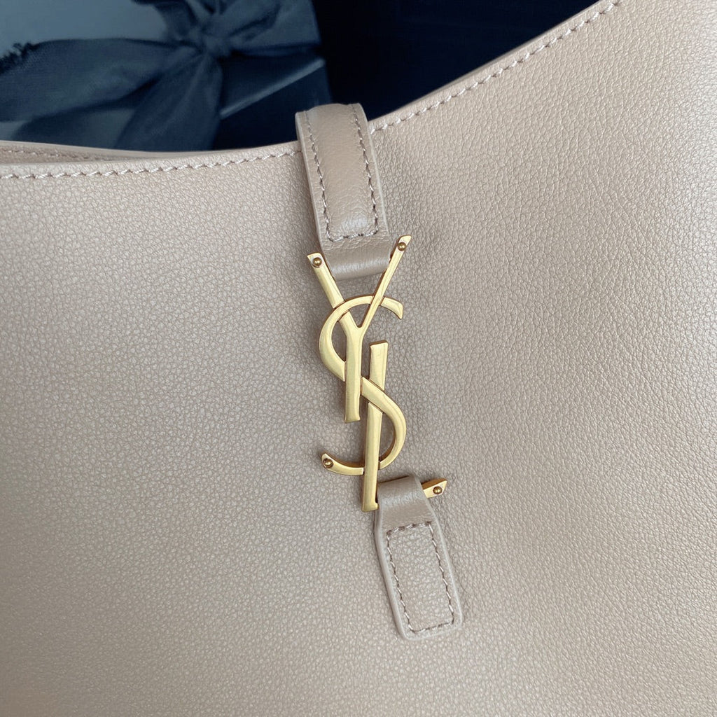SAINT LAURENT LE 5 À 7 SMALL SUPPLE 23 IN BEIGE LAMBSKIN GOLD BUCKLE