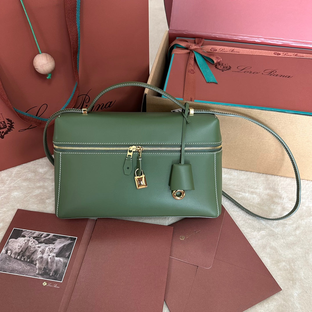 LORO PIANA EXTRA BAG L27 IN JUNGLE GREEN SMOOTH CALFSKIN WITH GOLD HARDWARE