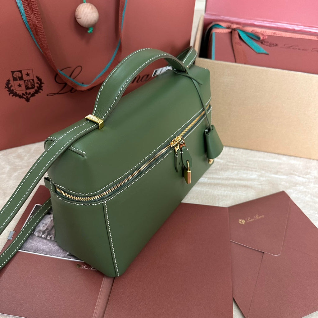 LORO PIANA EXTRA BAG L27 IN JUNGLE GREEN SMOOTH CALFSKIN WITH GOLD HARDWARE