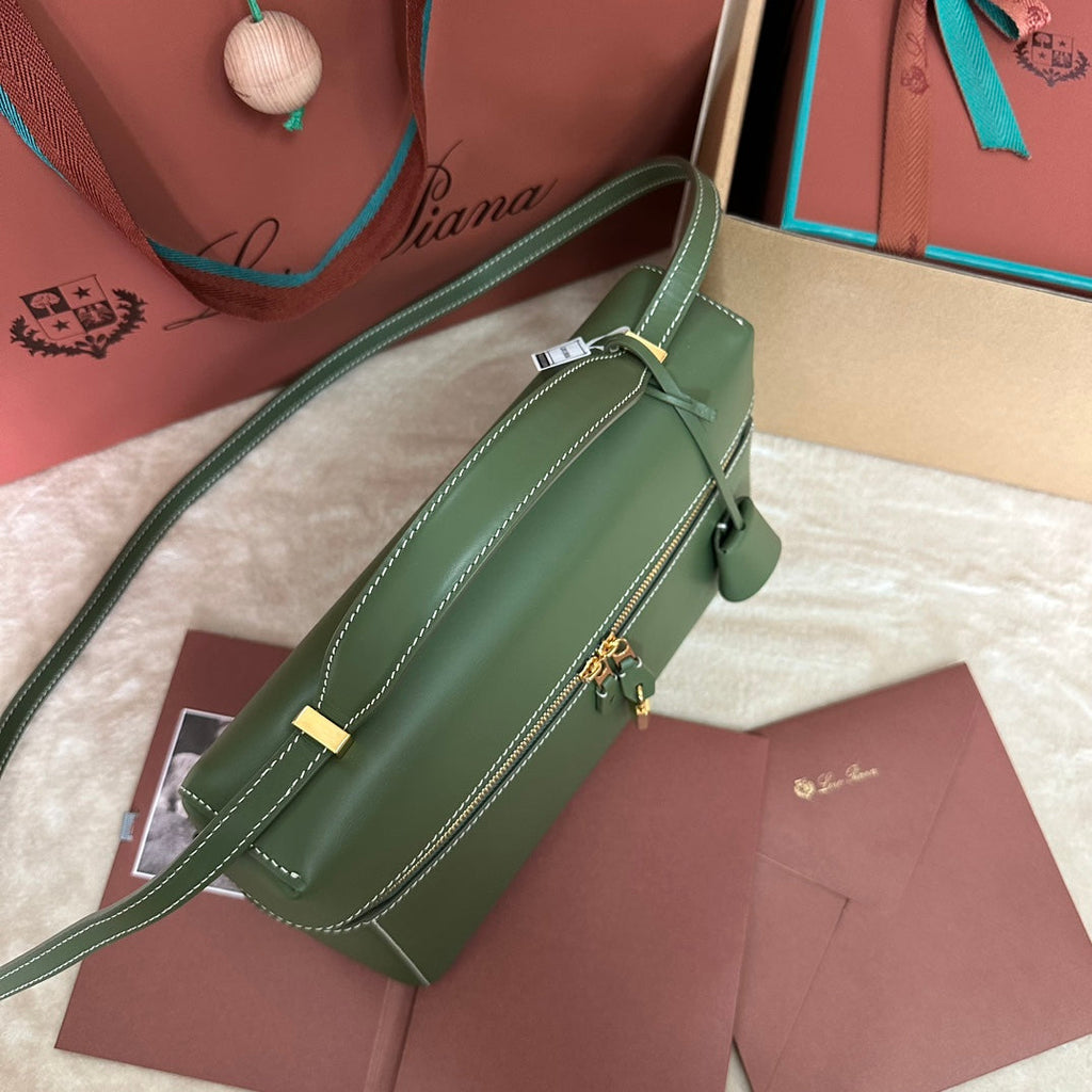 LORO PIANA EXTRA BAG L27 IN JUNGLE GREEN SMOOTH CALFSKIN WITH GOLD HARDWARE