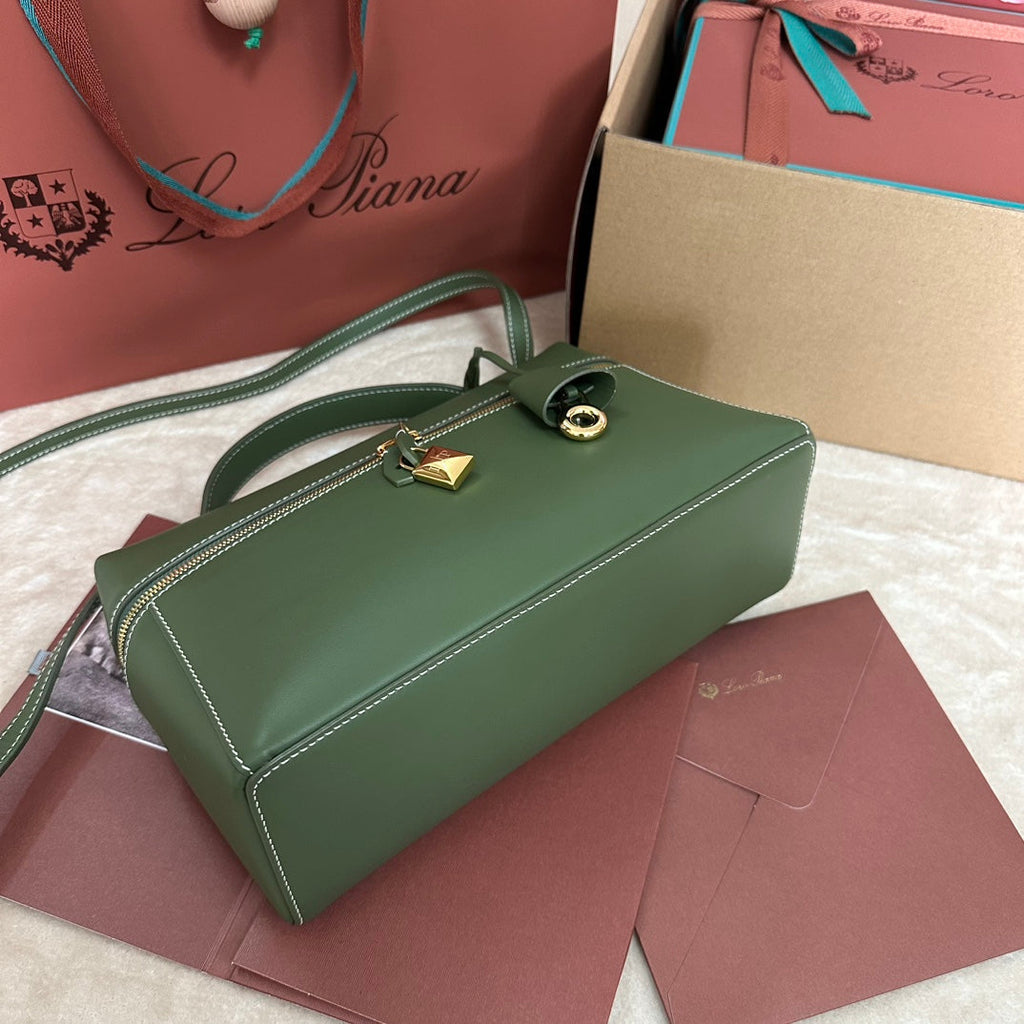 LORO PIANA EXTRA BAG L27 IN JUNGLE GREEN SMOOTH CALFSKIN WITH GOLD HARDWARE