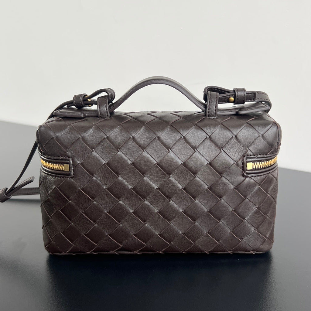 BOTTEGA VENETA BANG BANG 22 VANITY CASE IN FONDANT CALFSKIN
