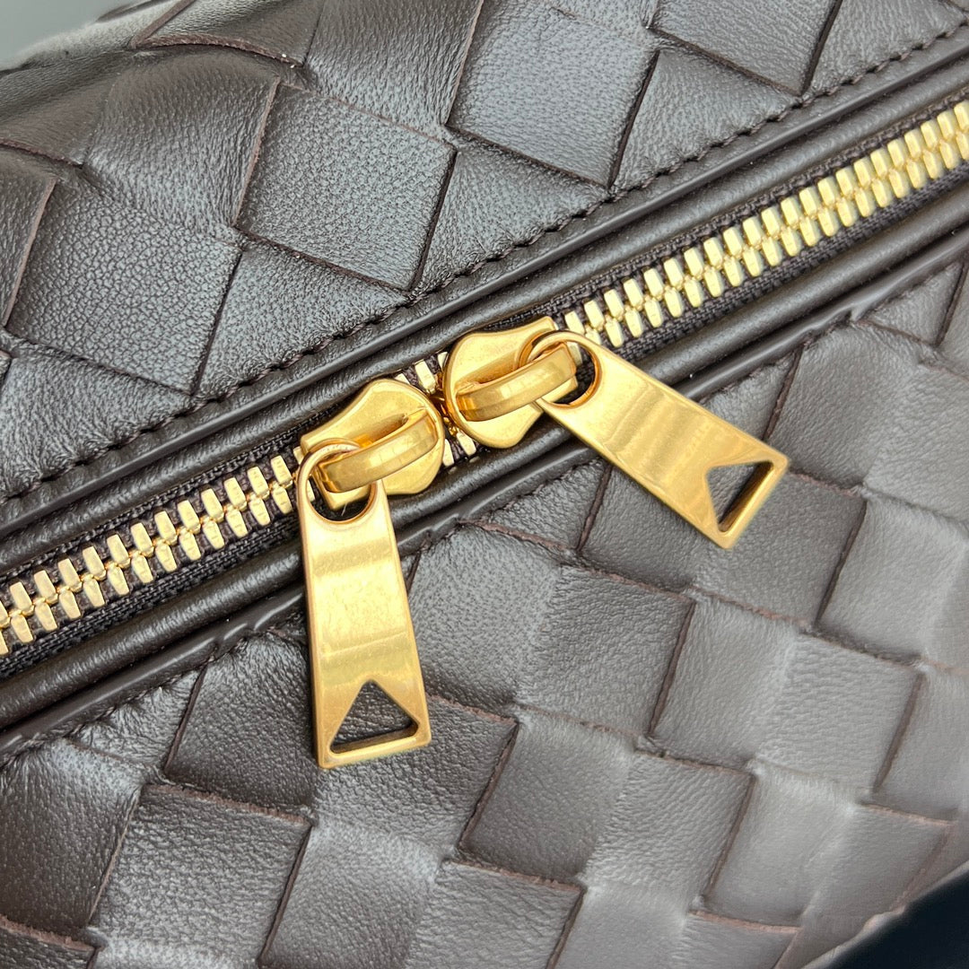 BOTTEGA VENETA BANG BANG 22 VANITY CASE IN FONDANT CALFSKIN