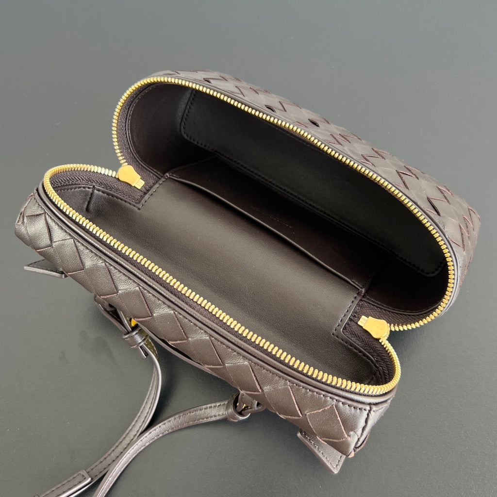 BOTTEGA VENETA BANG BANG 22 VANITY CASE IN FONDANT CALFSKIN