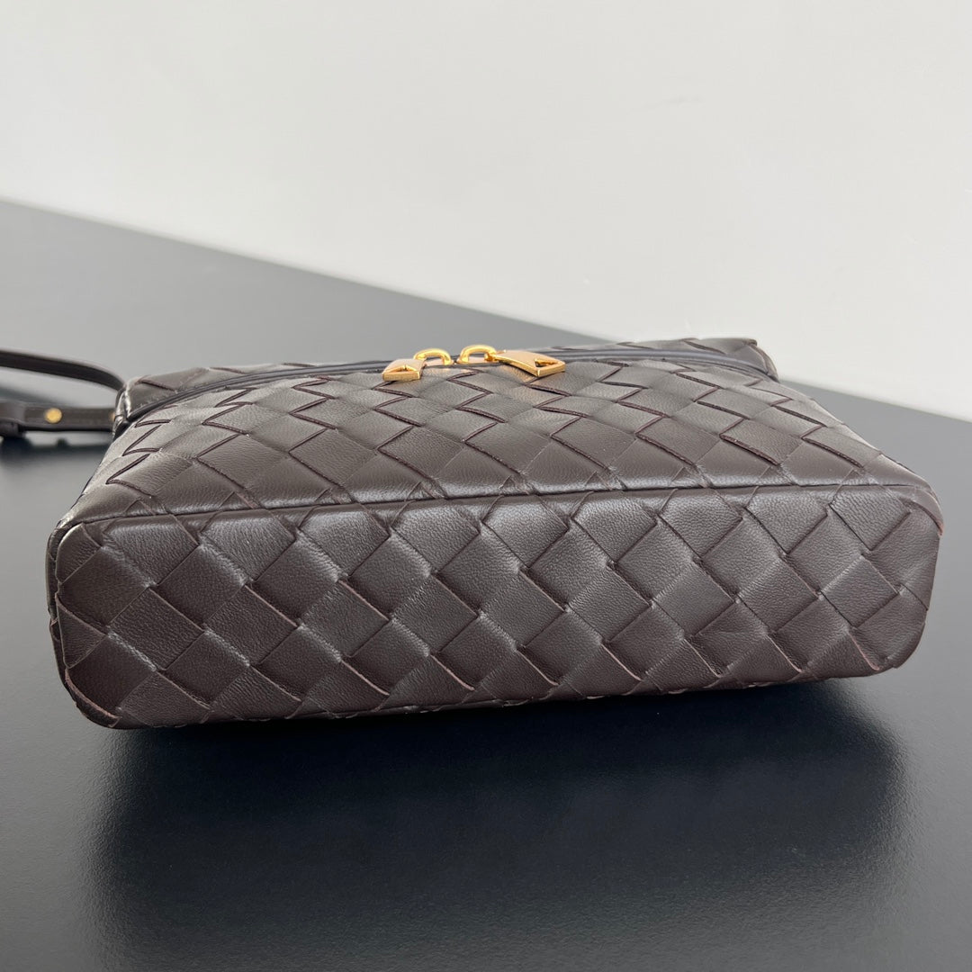 BOTTEGA VENETA BANG BANG 22 VANITY CASE IN FONDANT CALFSKIN