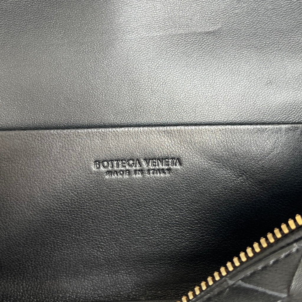 BOTTEGA VENETA BANG BANG 22 VANITY CASE IN BLACK CALFSKIN