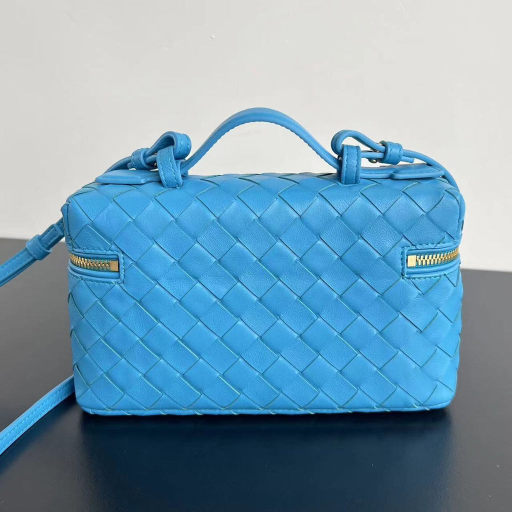BOTTEGA VENETA BANG BANG 22 VANITY CASE IN CERULEAN BLUE CALFSKIN