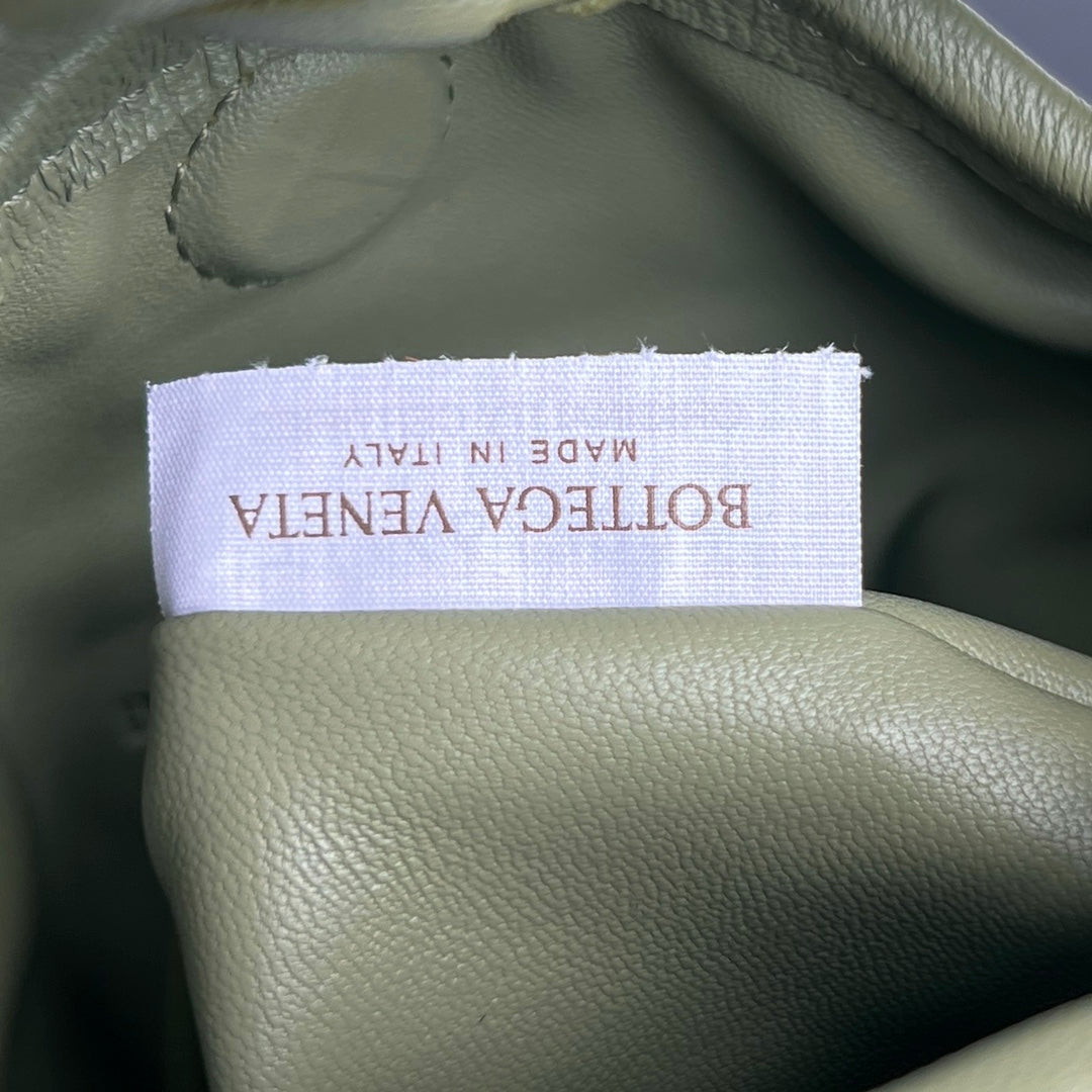 BOTTEGA VENETA MINI HOP 25 IN TRAVERTINE CALFSKIN