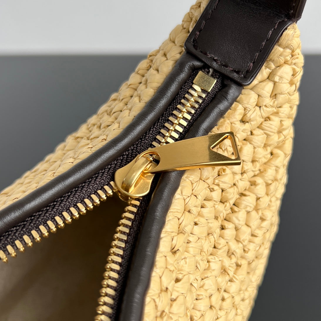 BOTTEGA VENETA MINI WALLACE 20 BAG IN NATURAL RAFFIA CROCHET
