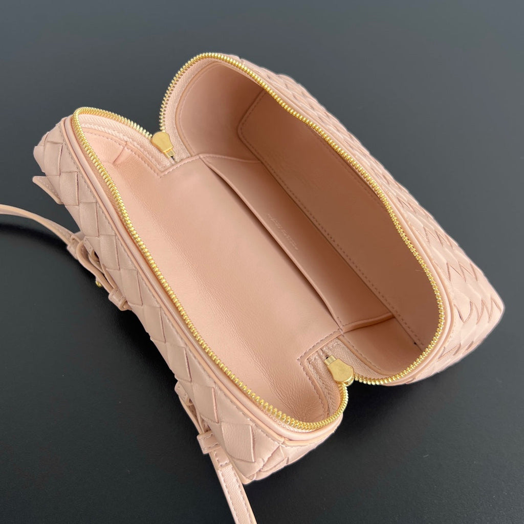 BOTTEGA VENETA BANG BANG 22 VANITY CASE IN LIGHT PINK CALFSKIN