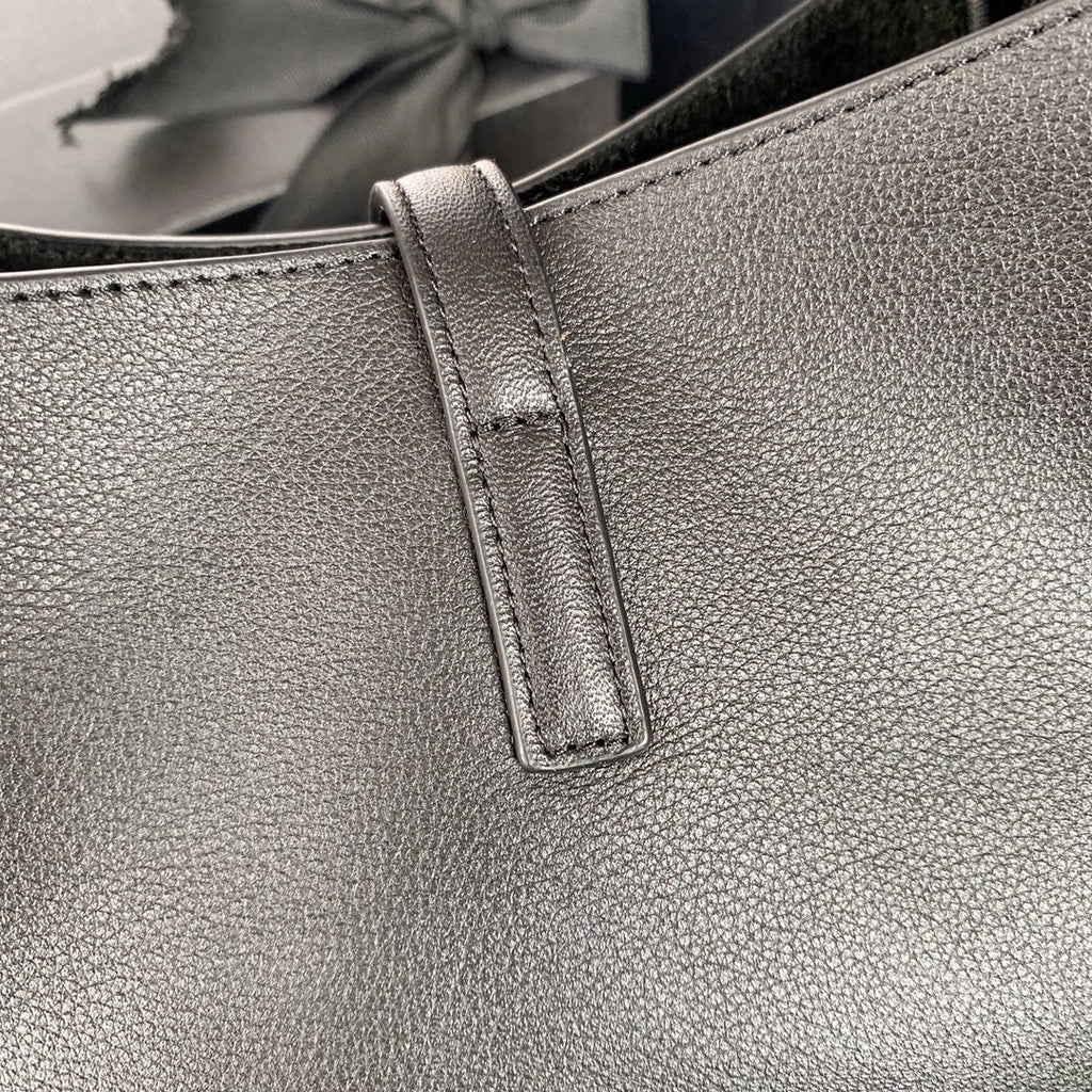 SAINT LAURENT LE 5 À 7 SMALL SUPPLE 23 IN GRAY LAMBSKIN GOLD BUCKLE