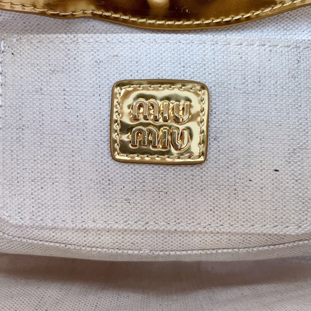 MIU MIU WANDER WICKER BAG 20 IN TAN RATTAN
